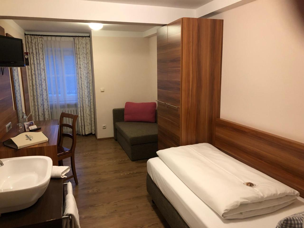 Brauereigasthof Und Hotel Maierbraeu Altomunster Room photo
